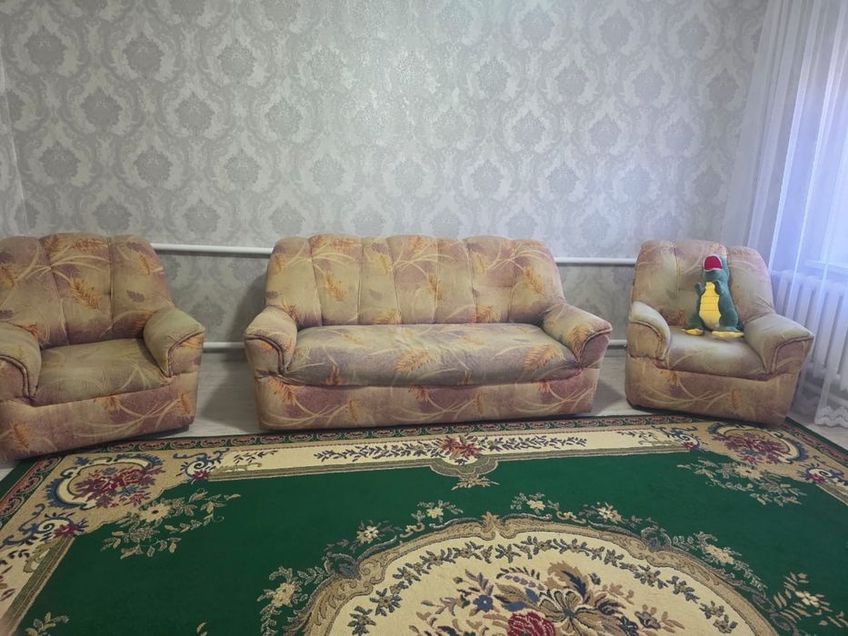 Диван с креслами