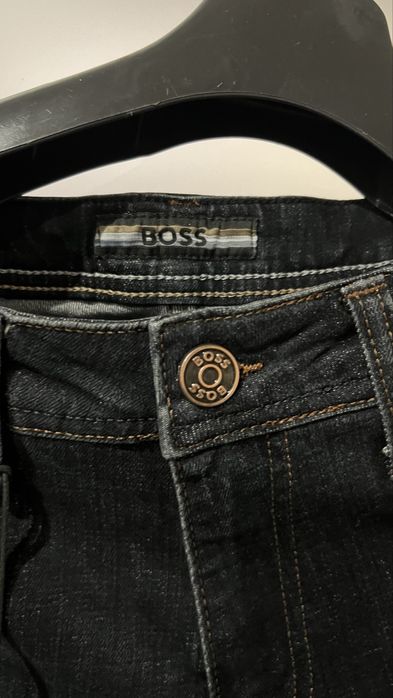 Чисто нов модел Hugo Boss дънки. Налична серия от 31ви до 38ми размер.