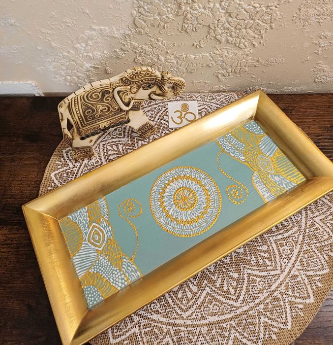 Ръчно рисуван поднос