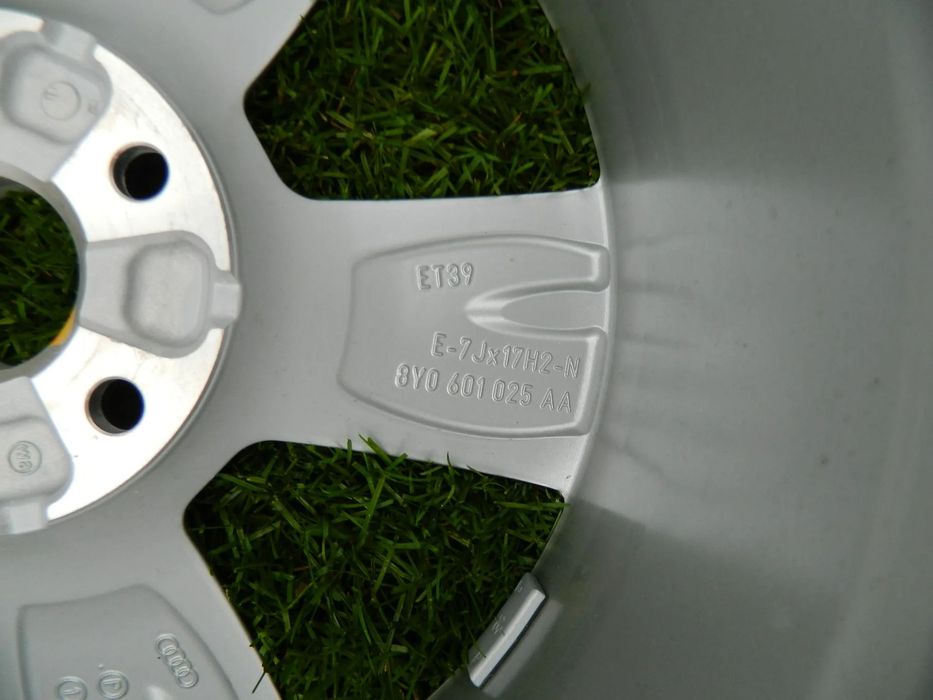 Janta Audi A3 pe 17" cod 8Y0601025AA