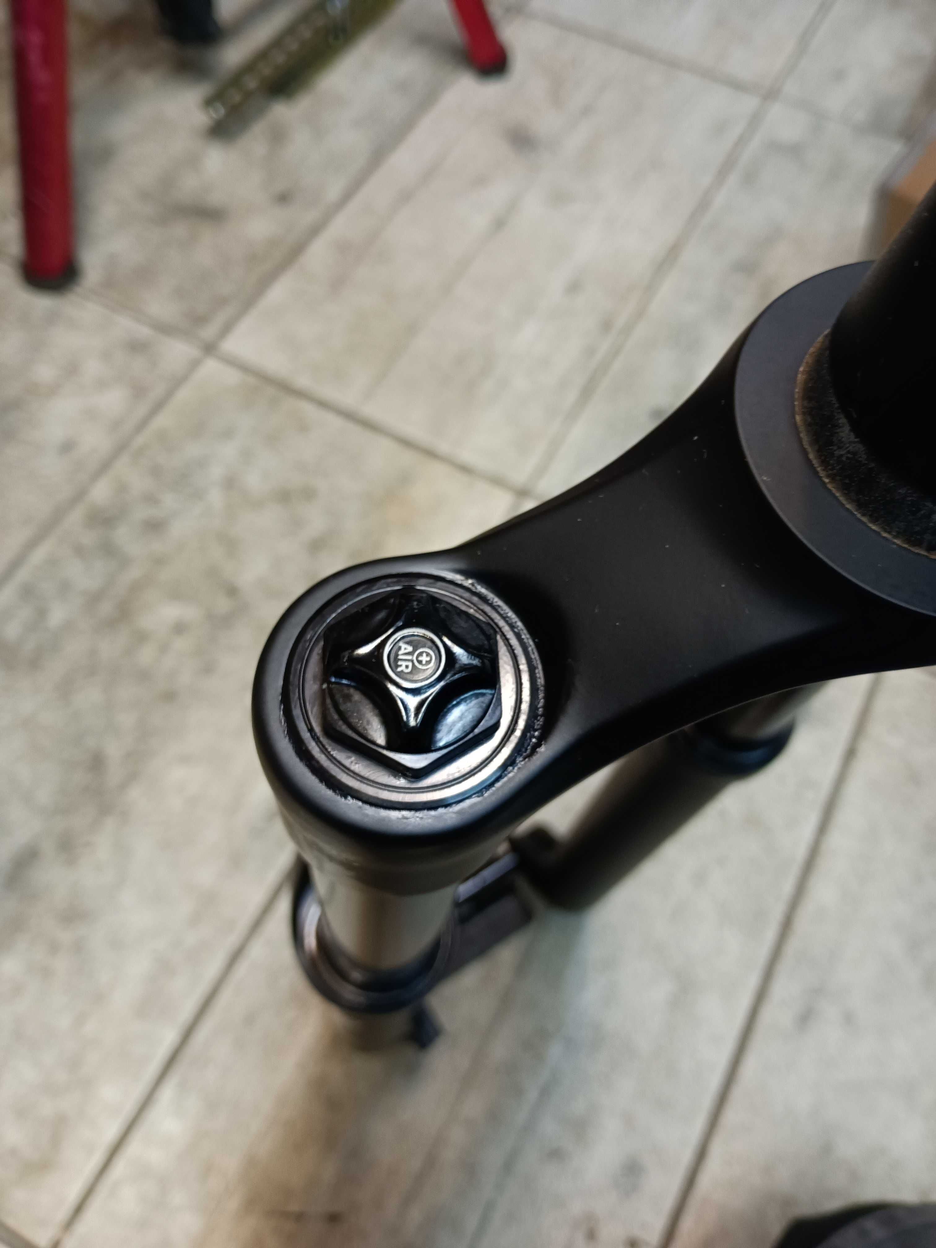 Rock Shock revelation RC R 27,5 160 и 140 mm