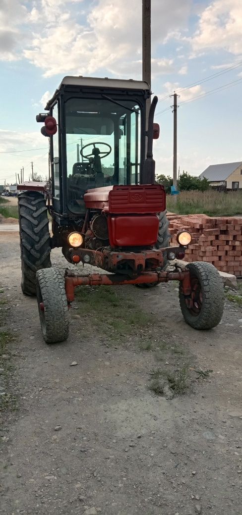 Продам трактор Т 28 с прицепом