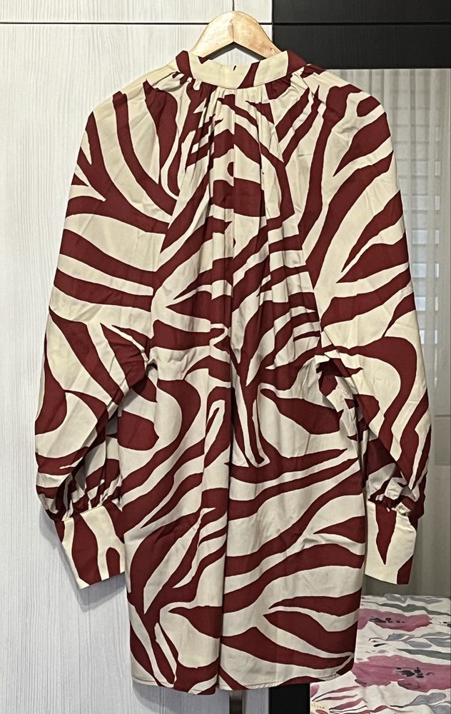 Нова рокля H&M с дълъг ръкав