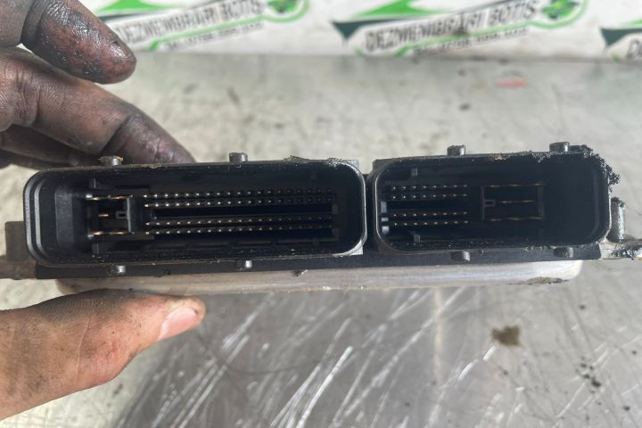 Calculator motor ECU 038 906 019 EN 038 906 019 EN Volkswagen VW Pass