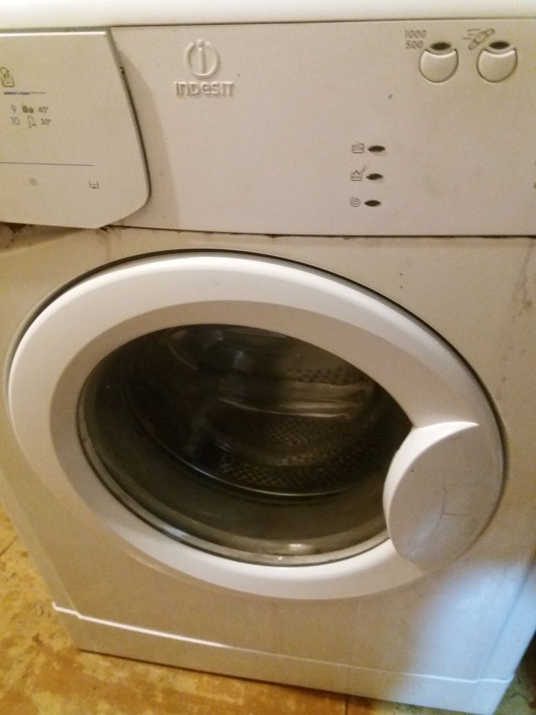 Стиральная машина INDESIT Смотрите 4 фото Читайте описании
