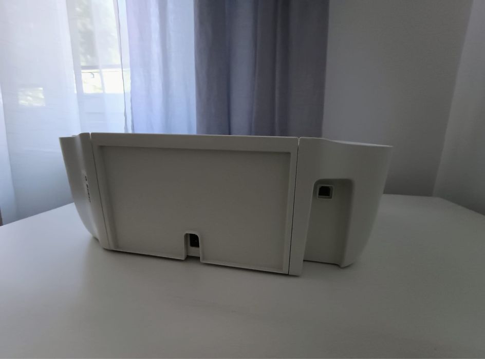 Imprimantă albă HP