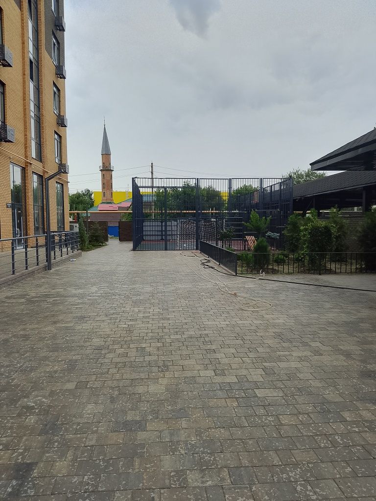 Продам 2 ком кв 86 м2  2024 г. п. в районе центр. рынка дом премиум кл