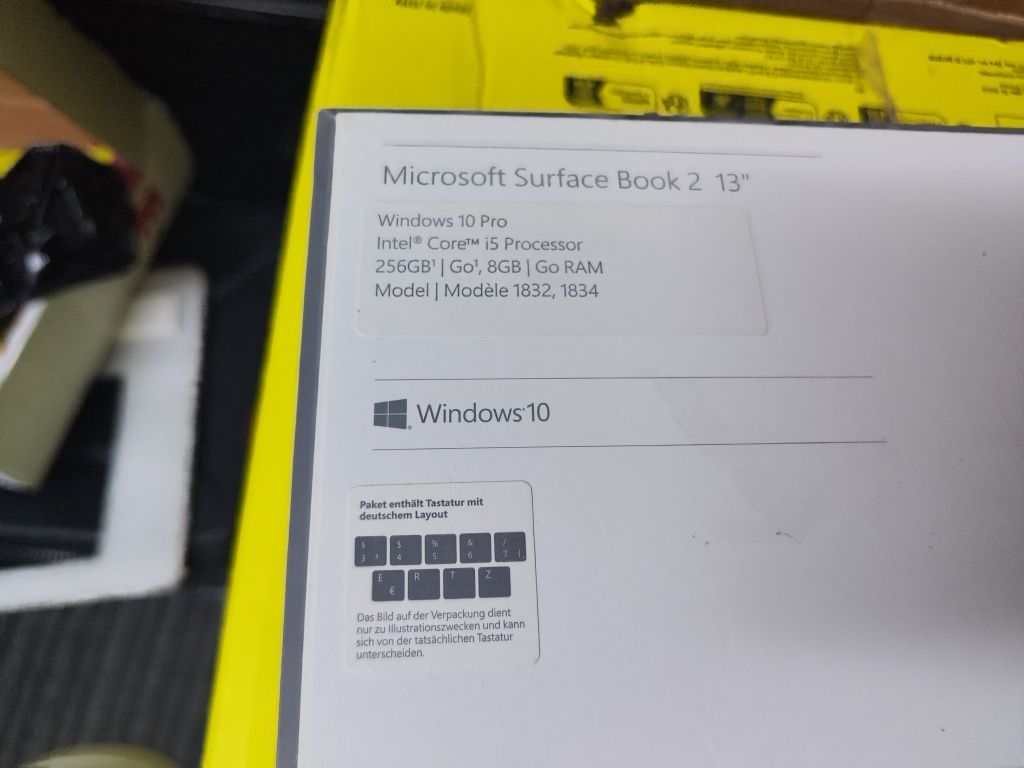 Microsoft Surface Book 2 la cutie