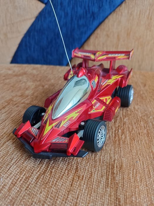 Машинка на радиоуправлении