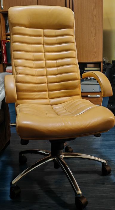 Директорски офиса стол - естествена кожа охра