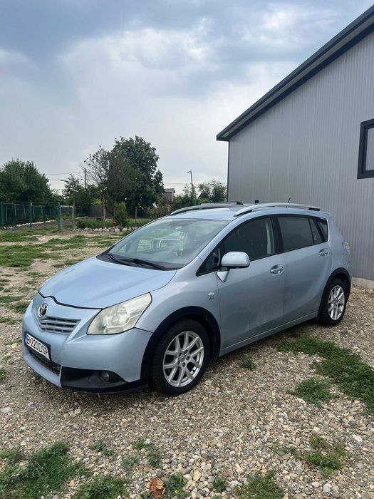 Vand toyota verso 7 locuri ideala pentru familie
