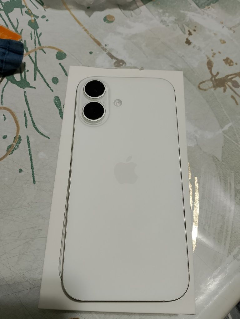 iphone 16 , 128 GB