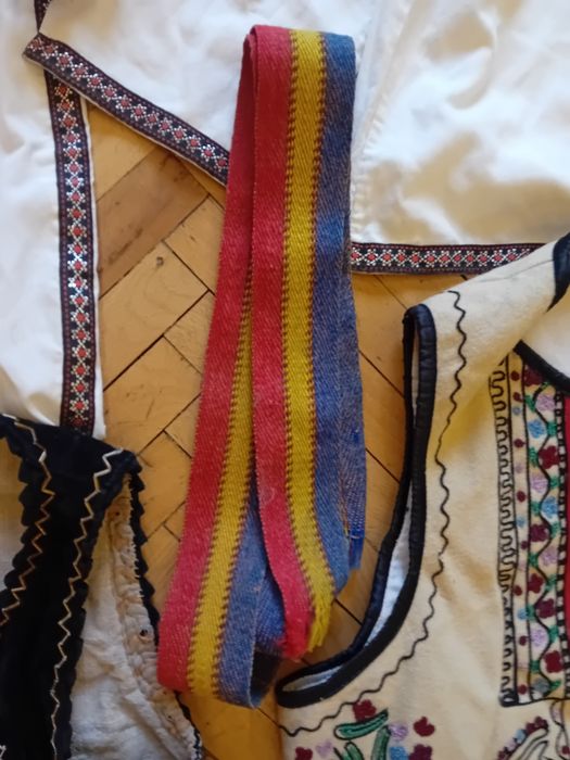 Costum popular traditional vechi baiat