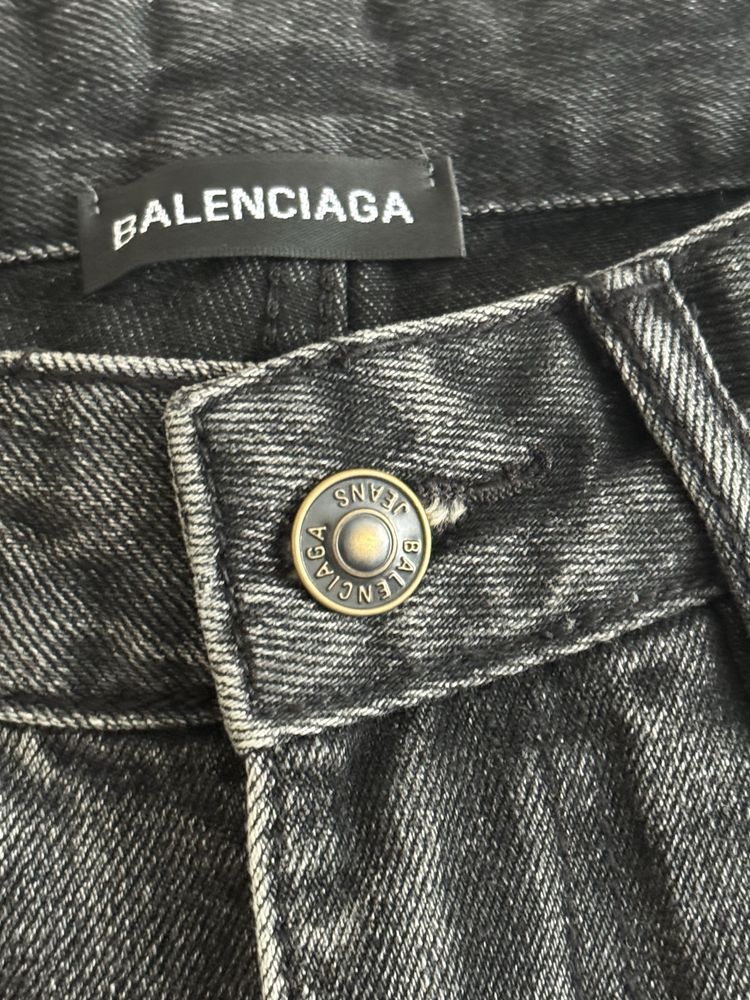 Къси панталони Balenciaga чисто нови