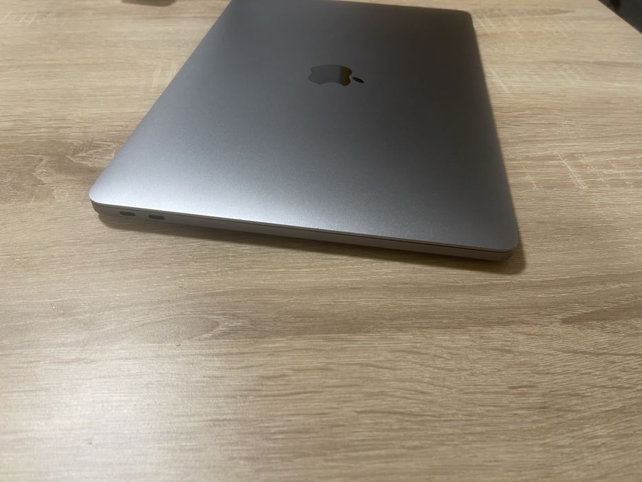 MacBook PRO Retina 2017 2.3 Ghz intel core i5