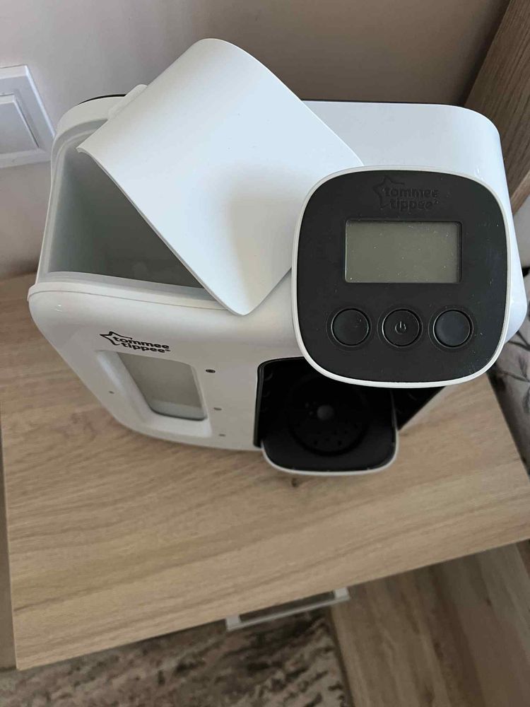 Уред за приготвяне на адаптирано мляко Tommee Tippee
