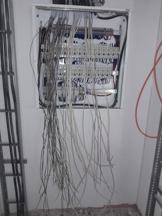 Професионални електроуслуги от лицензиран електротехник