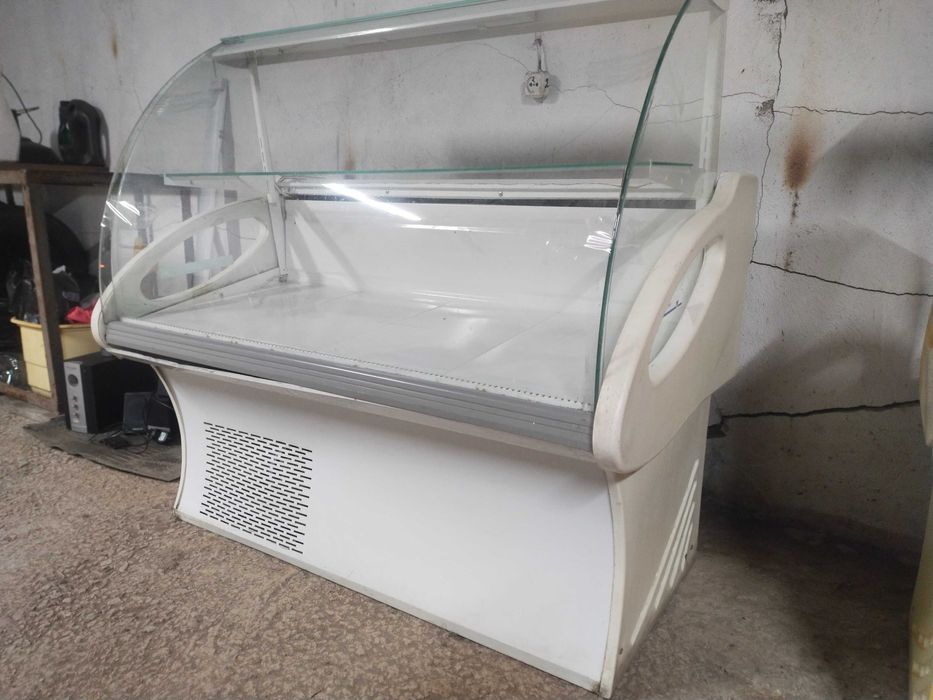 Холодильник ветрина