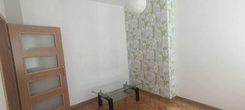 Дава се под наем Двустаен апартамент в София, Център - 51 кв.м за 613 € - Снимка #2
