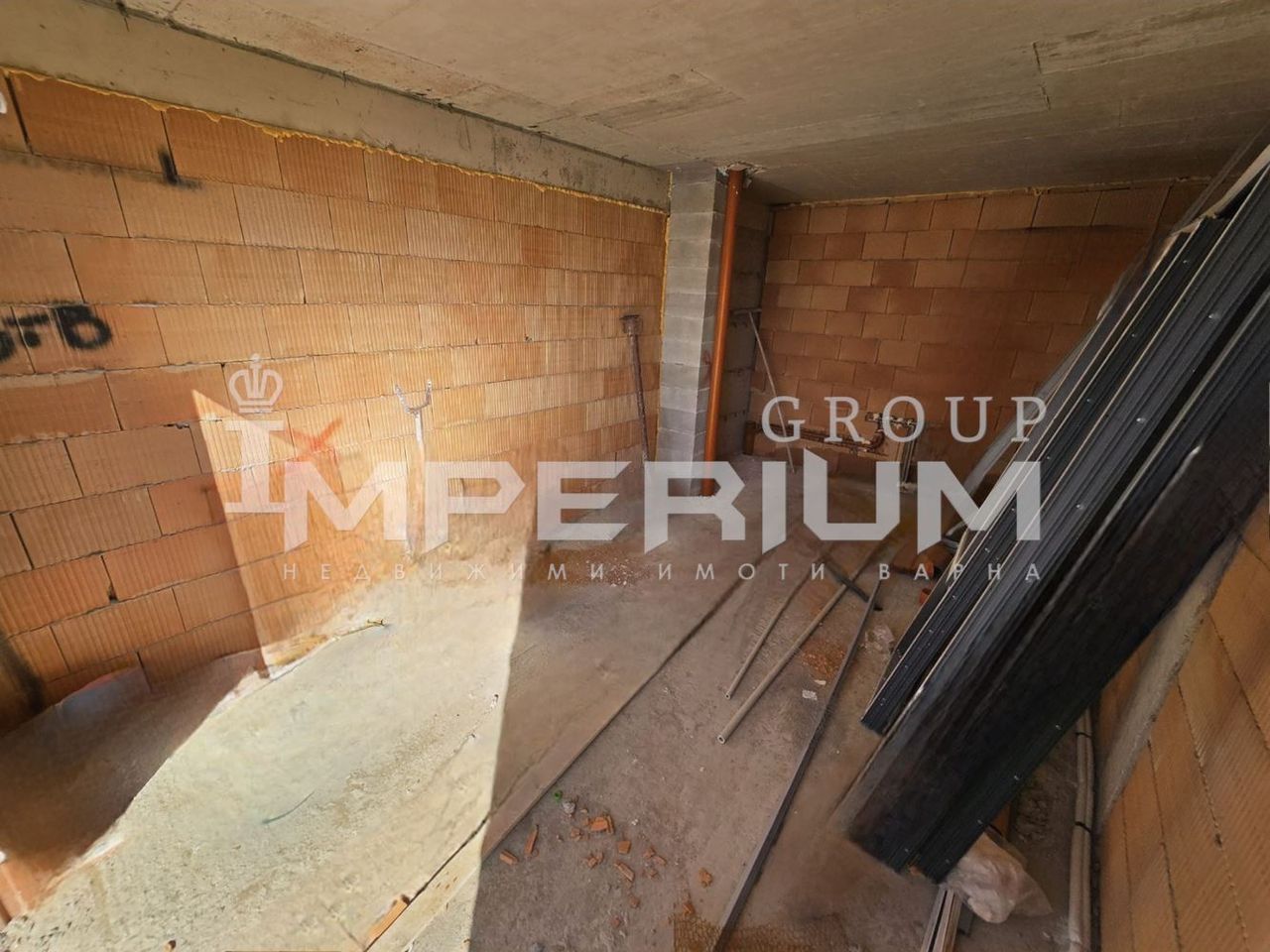 Продава се Двустаен апартамент в Варна, Бриз - 66 кв.м за 1696 €/кв.м - Снимка #1