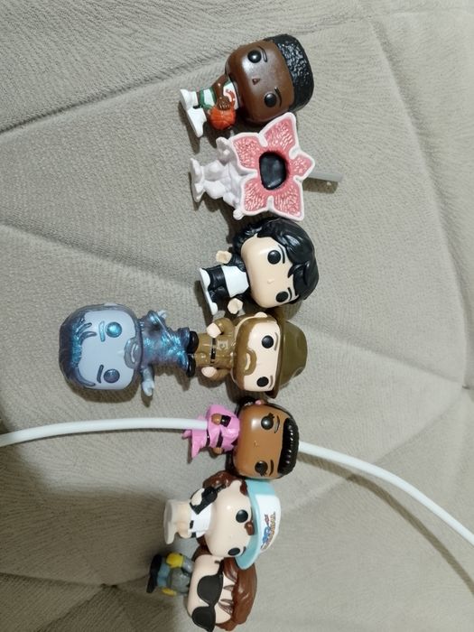 Оочень странные дела Киндер джой фигурки