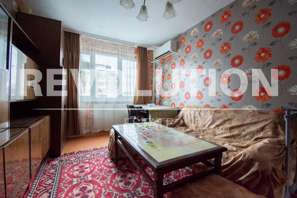 Тристаен апартамент в ж.к. Разсадника.