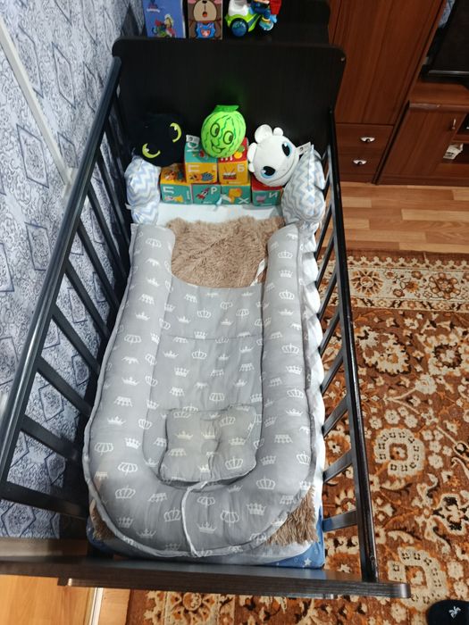 Продам детскую кроватку цена договорная