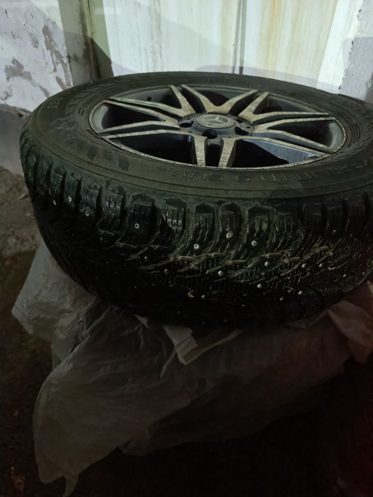 Продам диски с резиной 235 60 r17
