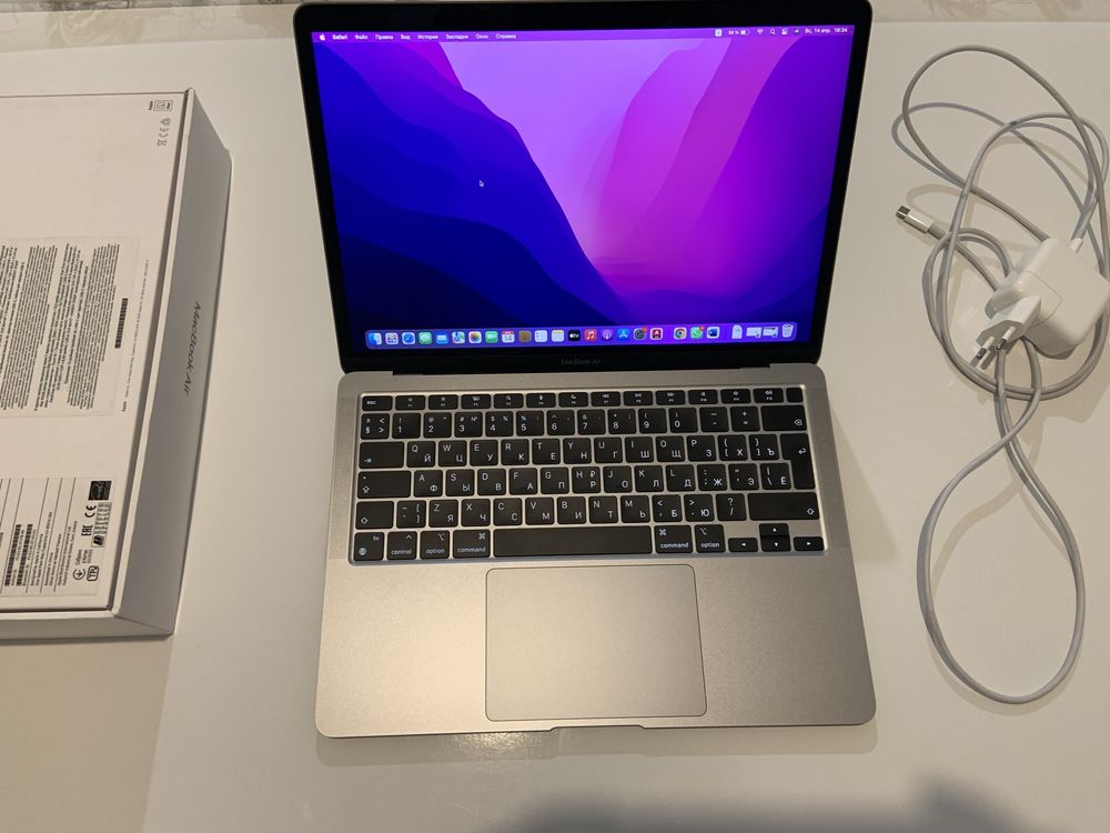 MacBook Air 13" Apple M1 отличном состоянии