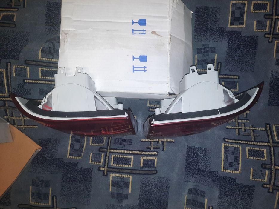 Продам задние фонари