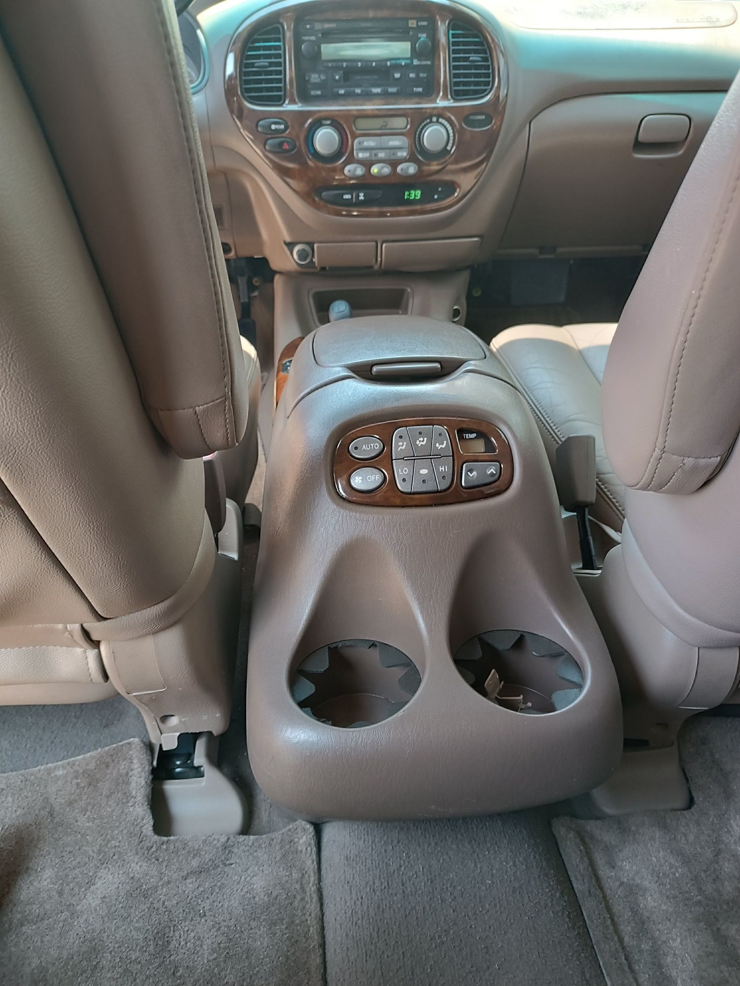 Toyota Sequoia 4.7 V8