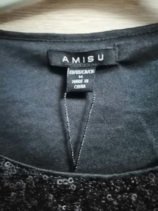 Bluza neagră cu paiete