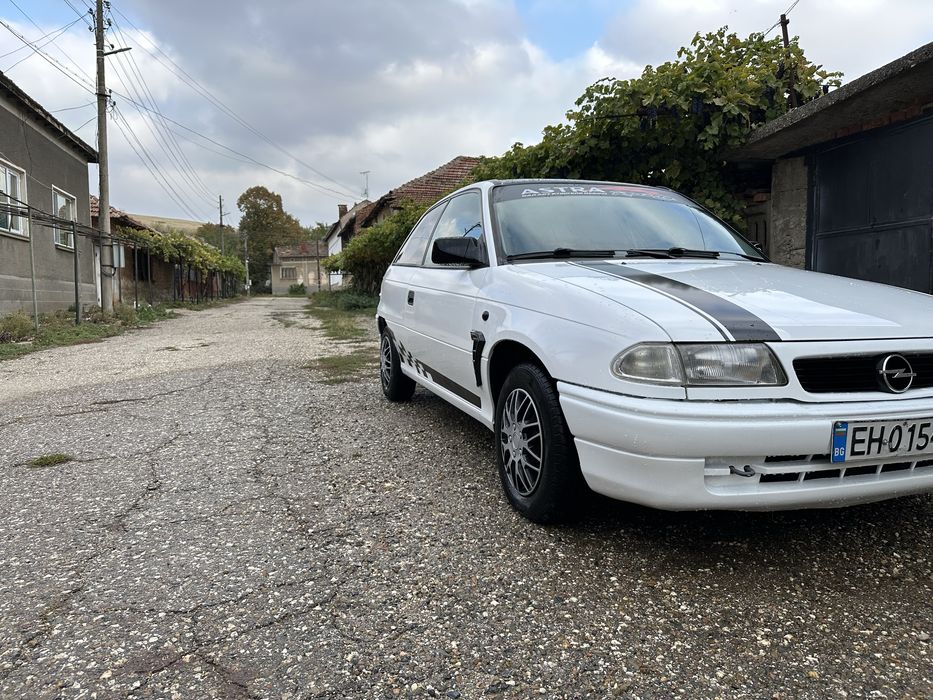 Opel Astra F 1997г. 1.4i 82к.с.