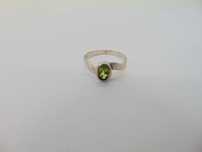 Inel din argint cu peridot