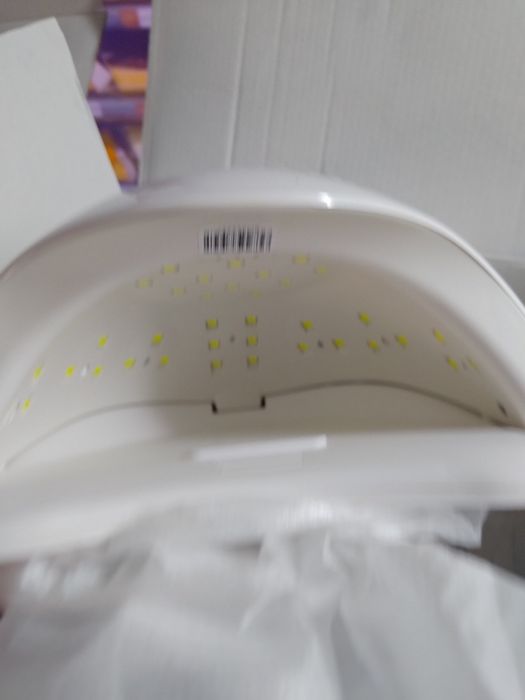 Vând două lămpi de unghi!