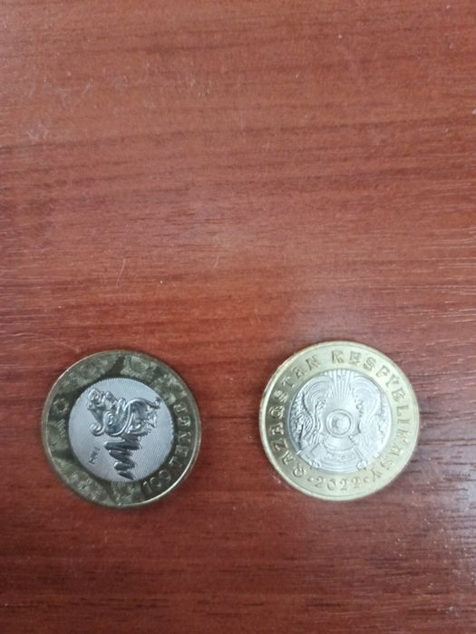 Продам манеты каждая по 15000т их всего 2 шт