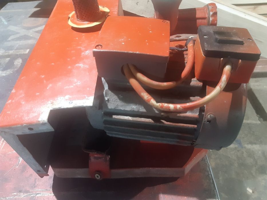 Самоделна месомелачка