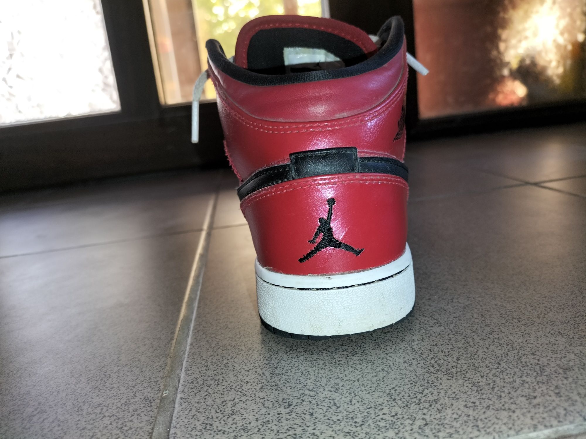 Jordan 1 mid Red Gym