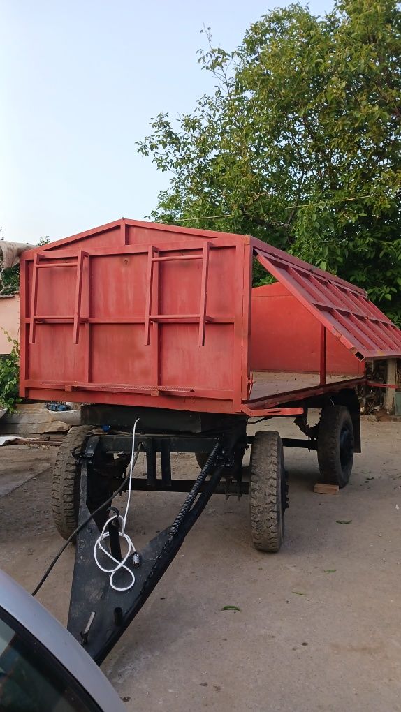 Remorcă agricolă basculabilă