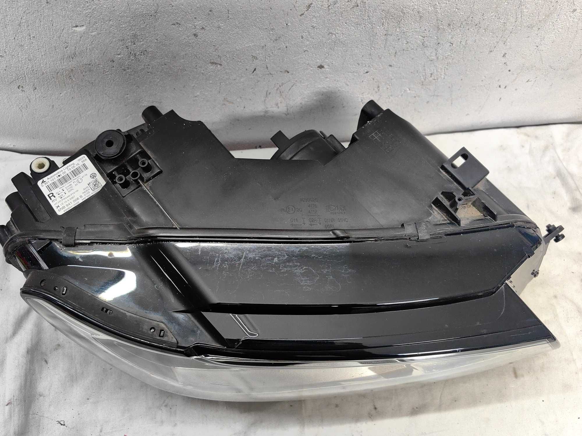 Оригинален фар Vw Tiguan