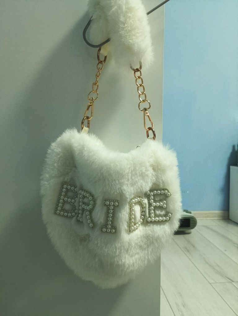 Различни чантички