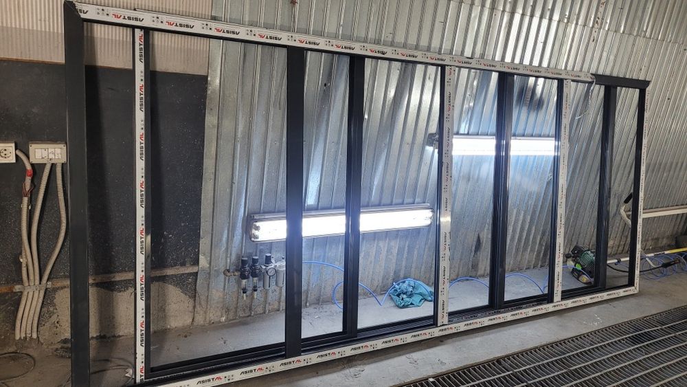 Producem la comanda geamuri și usi de Aluminiu Termopan sau Tripan