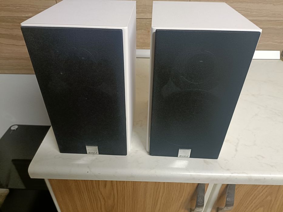 Dali Zensor 1, boxe 2x100 W max, sunet extraordinar!