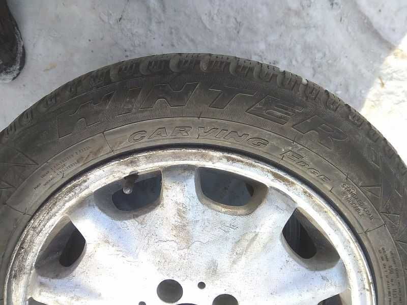 Шины 215/55 R16 - "Pirelli Winter Carving Edge" (Германия), зимние.