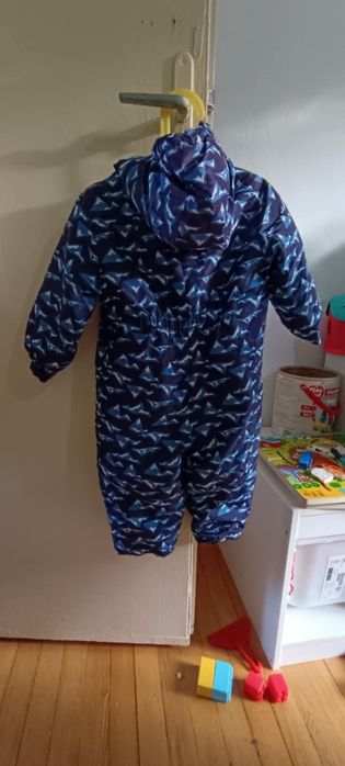 Космонавти/ Бебешки гащеризони