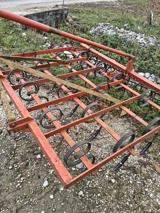 Combinator,cultivator agricol