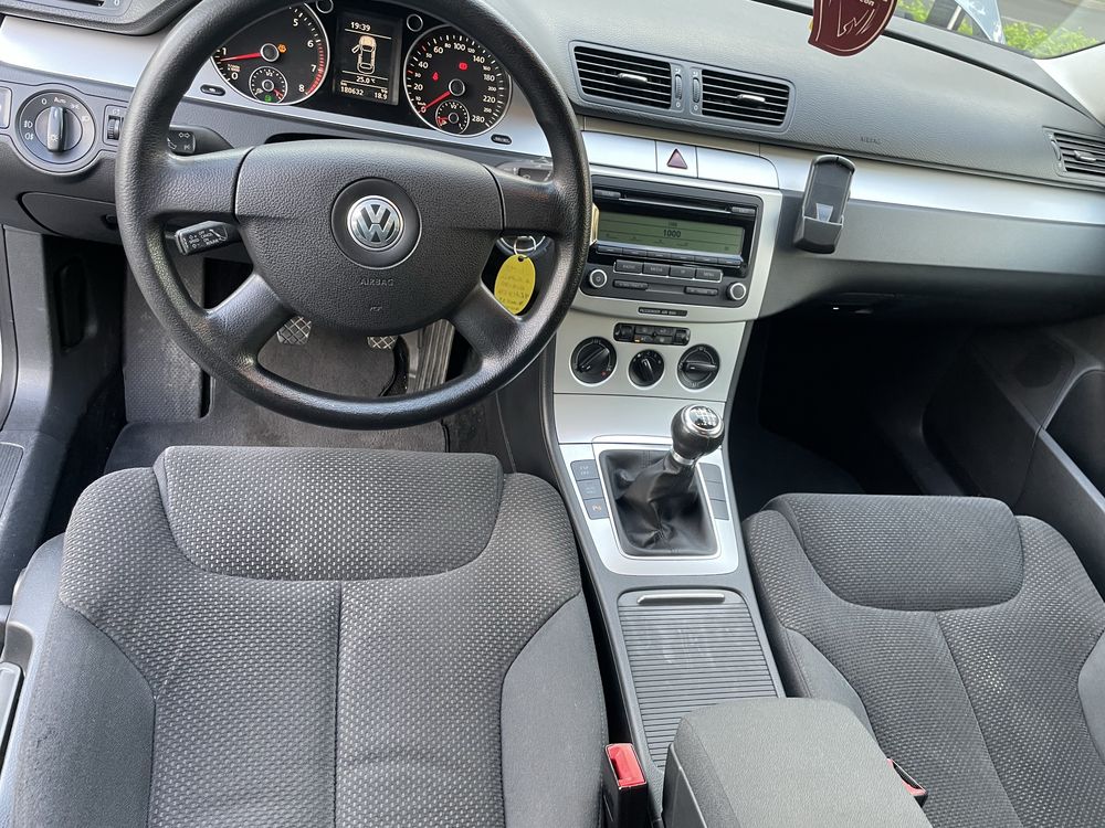 Dezmembrez Vw Passat B6 2010
