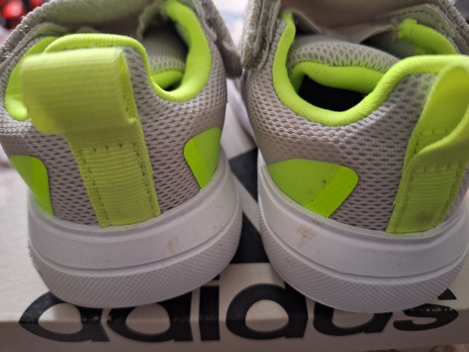 Adidas маратонки за деца