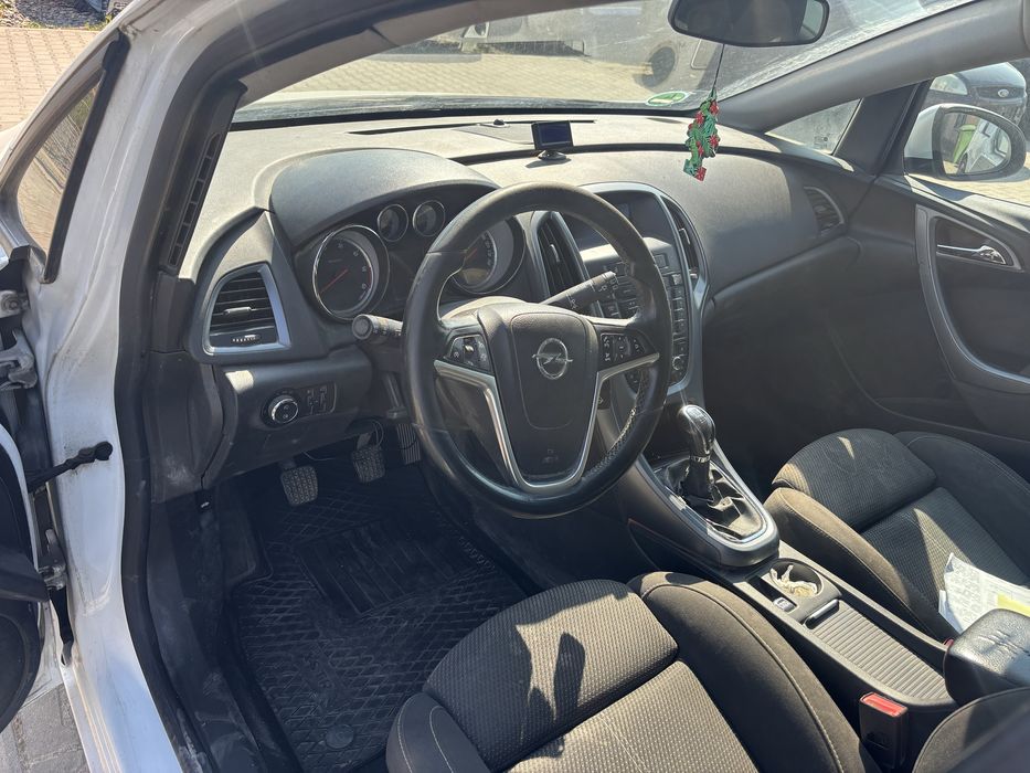 Bara fata capota far trager Opel Astra J 1.7 CDTI facelift