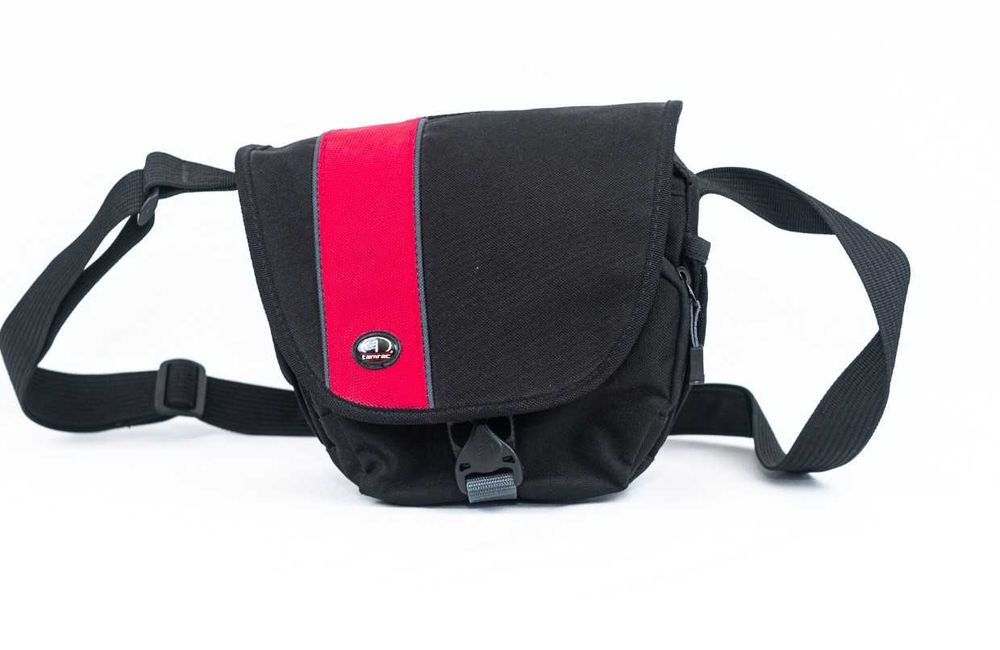 Geanta foto Tamac. Dimensiuni: 23 x 18 x 14 cm